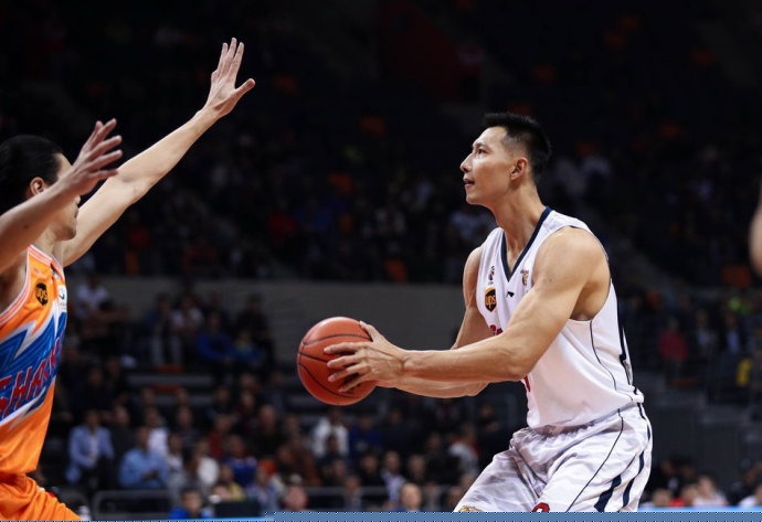 邮报：曼联询问多纳鲁马转会可能性，转会费与工资都超出预算（邮报：曼联探讨引进多纳鲁马，但转会费与薪资要求均超预算）