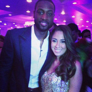 奥尔莫：亚马尔一直渴望入选国家队，他已习惯成为舆论的焦点（奥尔莫：亚马尔一直盼着披上国家队战袍，早已习惯站在聚光灯下）