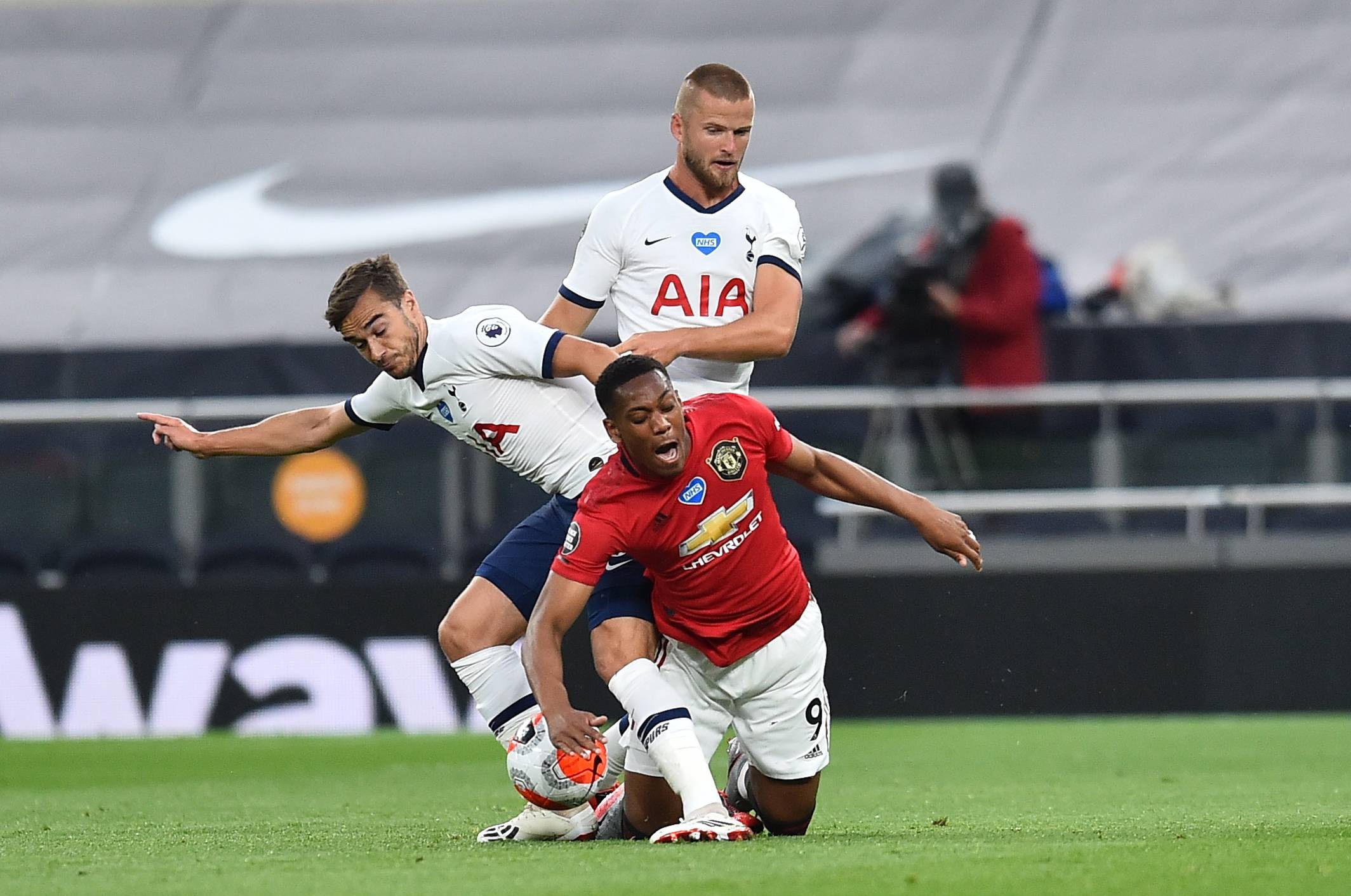 16岁的天空：多特蒙德超新星阿尔伯特本轮青年欧冠集锦（16岁闪耀，多特蒙德新星阿尔伯特本轮青年欧冠精彩集锦）