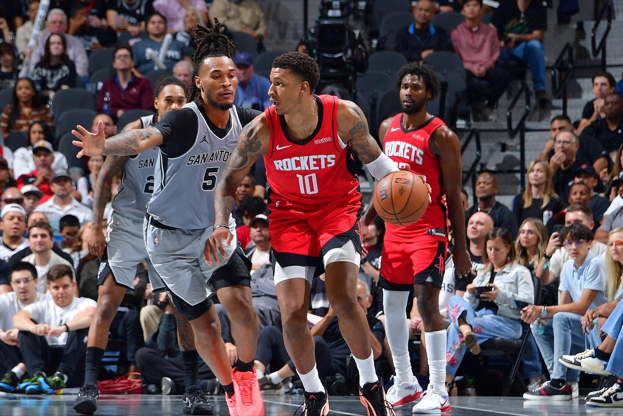 冲超福将，和晓强三年内先后帮助西海岸、英博、铜梁龙冲超（三年三队冲超，和晓强堪称西海岸、英博、铜梁龙的福将）