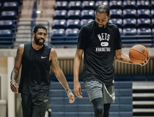 决战星期四：懂球帝3-2绝杀阿里巴巴，云龙客串门将两次失误送礼（周四对决：懂球帝3-2读秒绝杀阿里巴巴，云龙客串门将两度失误送礼）