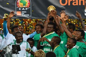 随着蓉城2-2，海港0-0，亚冠精英最新积分榜：中超三队包揽后三位（蓉城2-2、海港0-0后，亚冠精英积分榜更新：中超三队占据末三位）