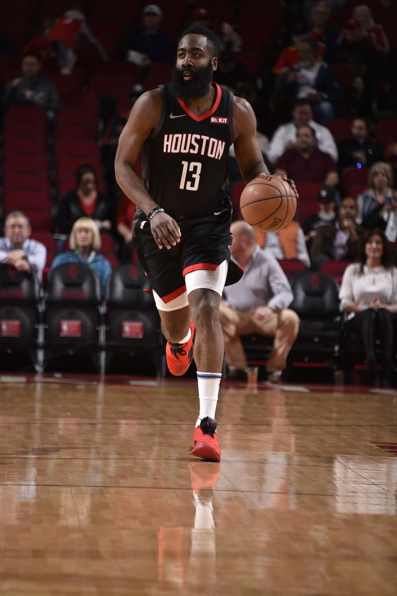 杨瀚森一战登顶热搜，7词条百万搜索，韩乔生：天赋一览无余（杨瀚森一役冲顶热搜，7个词条破百万搜索，韩乔生：天赋尽显）