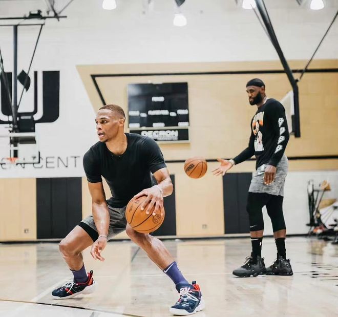 土耳其2-0保加利亚，恰尔汗奥卢造点后主罚命中+造乌龙（土耳其2-0击败保加利亚，恰尔汗奥卢造点命中并制造乌龙）