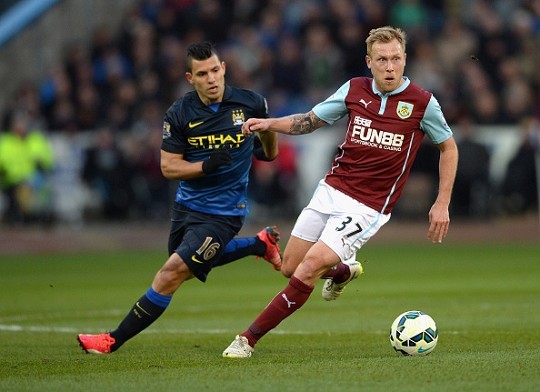 足球中超新赛季赛程发布，王牌对决连环上演（中超新赛季赛程官宣，巅峰对决轮番上演）