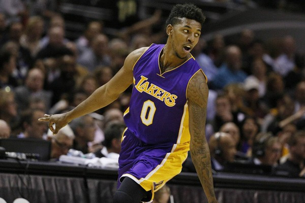 罗马诺：加纳乔与贝西克塔斯的转会传闻不实，他想留在英超（罗马诺：加纳乔不会加盟贝西克塔斯，愿继续在英超效力）