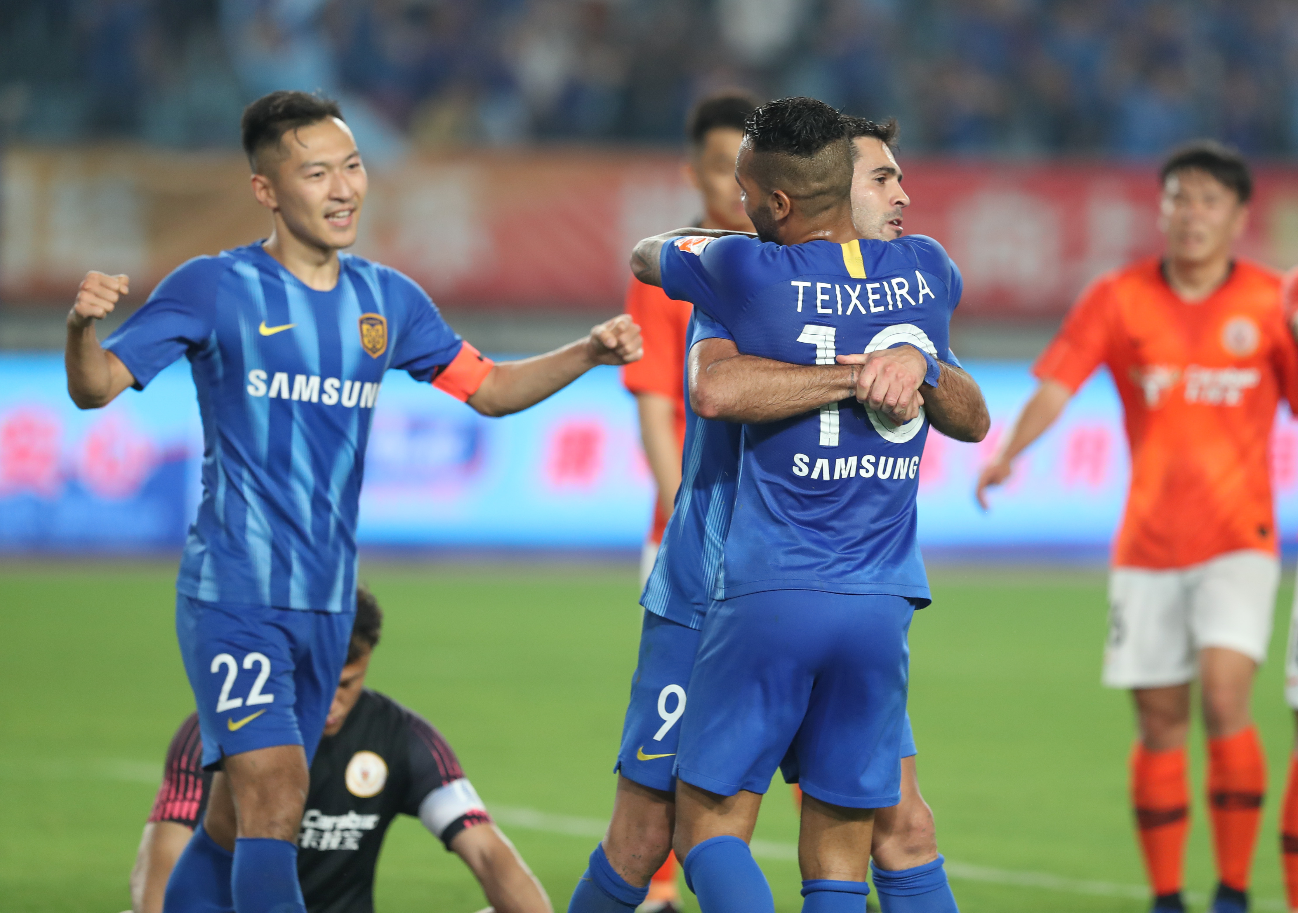 0-2不敌博洛尼亚，那不勒斯已经连续三场比赛被零封（0-2负于博洛尼亚，那不勒斯已连续三战零进球）