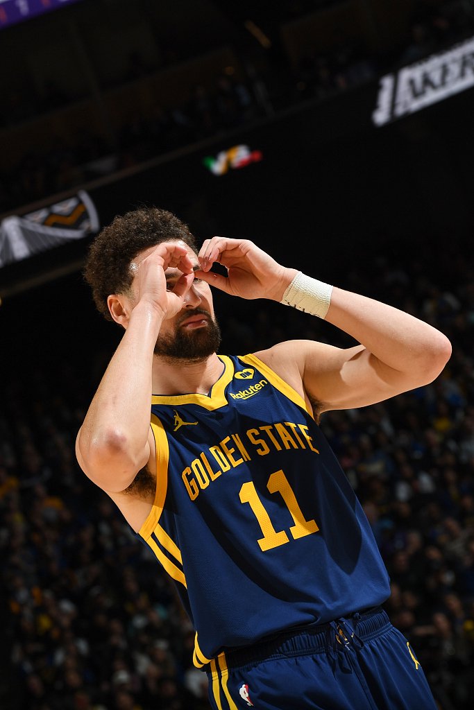 英媒：奥纳纳想回曼联夺回首发，如果不行可能去另一英超球队（英媒：奥纳纳盼回曼联重夺主力，若受阻或转投其他英超球队）